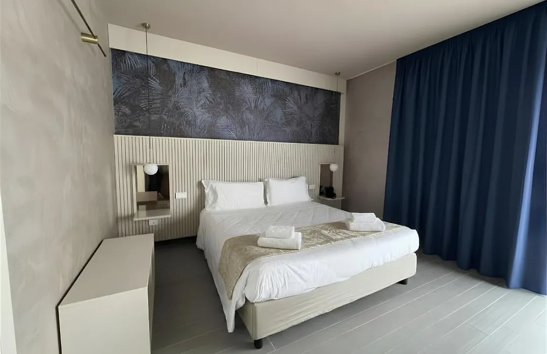 Hotel Kaos-1